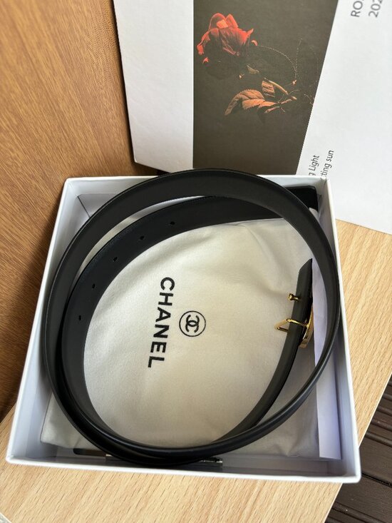Chanel Black Leather Belt With Gold CC Buckle main image 4